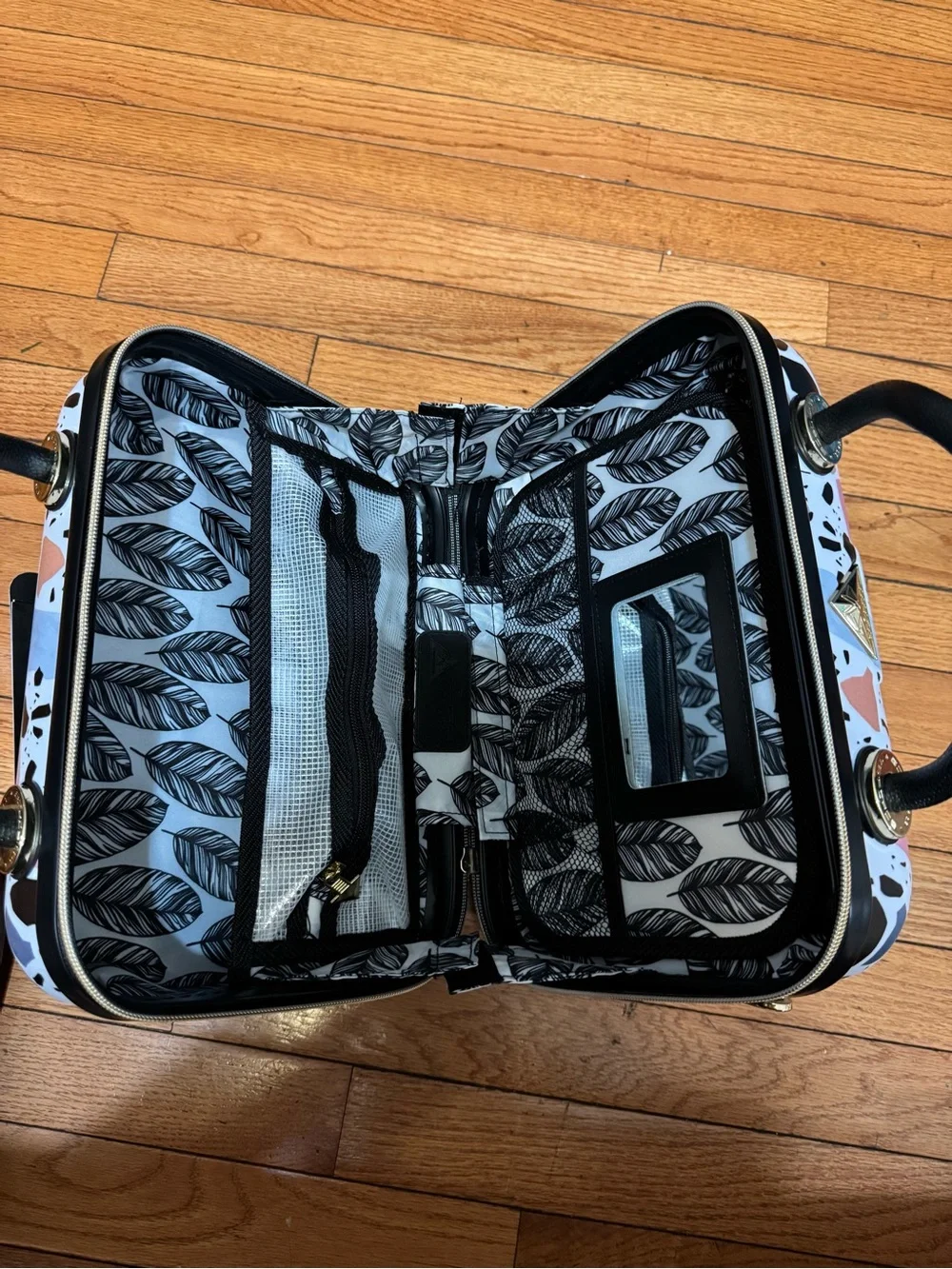 Triforce Women's Luggage Elite Hardside Beauty Travel Makeup Case New